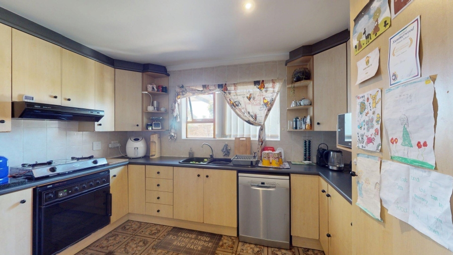 3 Bedroom Property for Sale in Summerstrand Eastern Cape